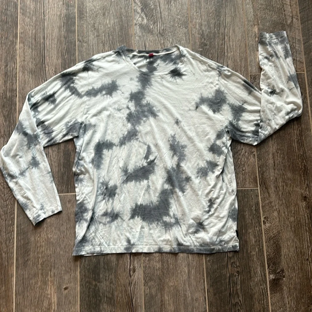 Men’s lululemon longsleeve tee size large